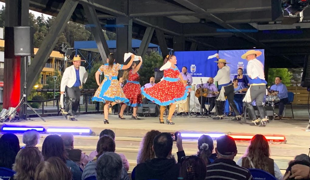 Cantos y Danzas tradicionales UBB cerró la temporada con su Gala Folclórica de Verano