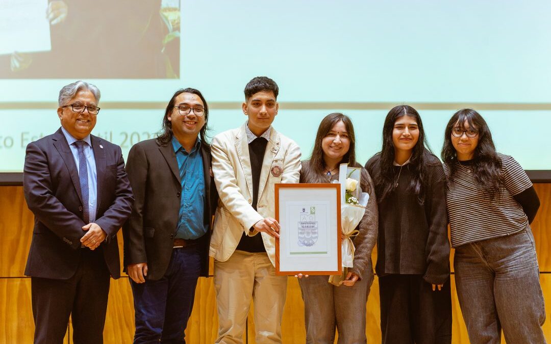 Universidad del Bío-Bío reconoce a estudiantes por su compromiso, talento y aporte a la vida universitaria