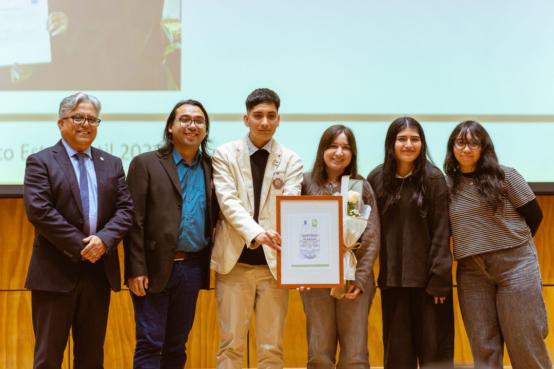 Universidad del Bío-Bío reconoce a estudiantes por su compromiso, talento y aporte a la vida universitaria