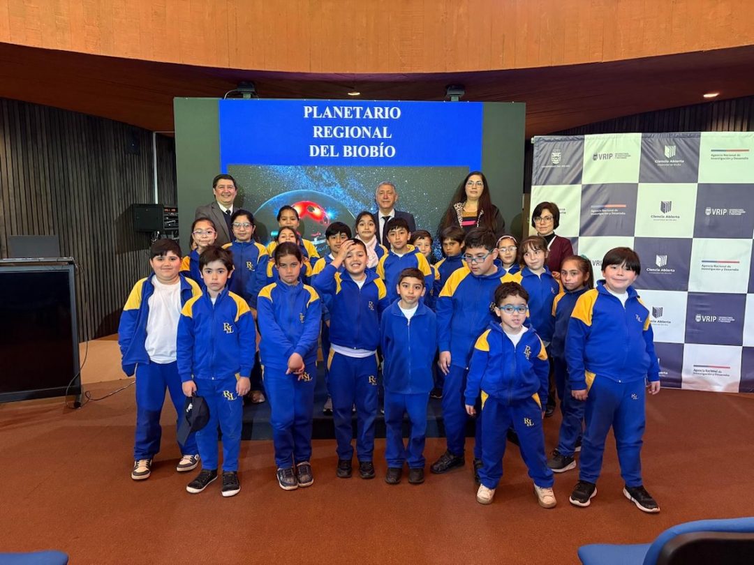 UBB presentó proyecto del Planetario Regional del Biobío a escolares de la Escuela René Loubel
